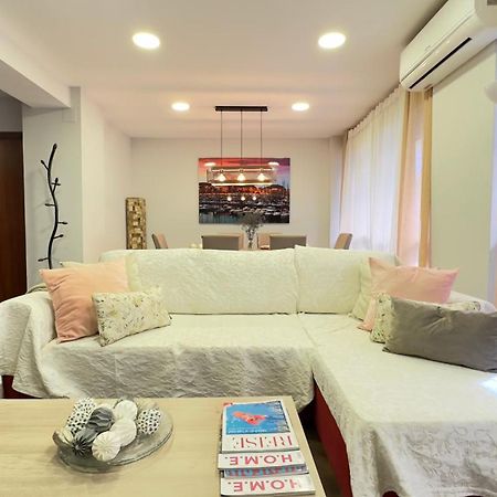 Luxury New Apartment City Centre & Beach, Alicante Bagian luar foto
