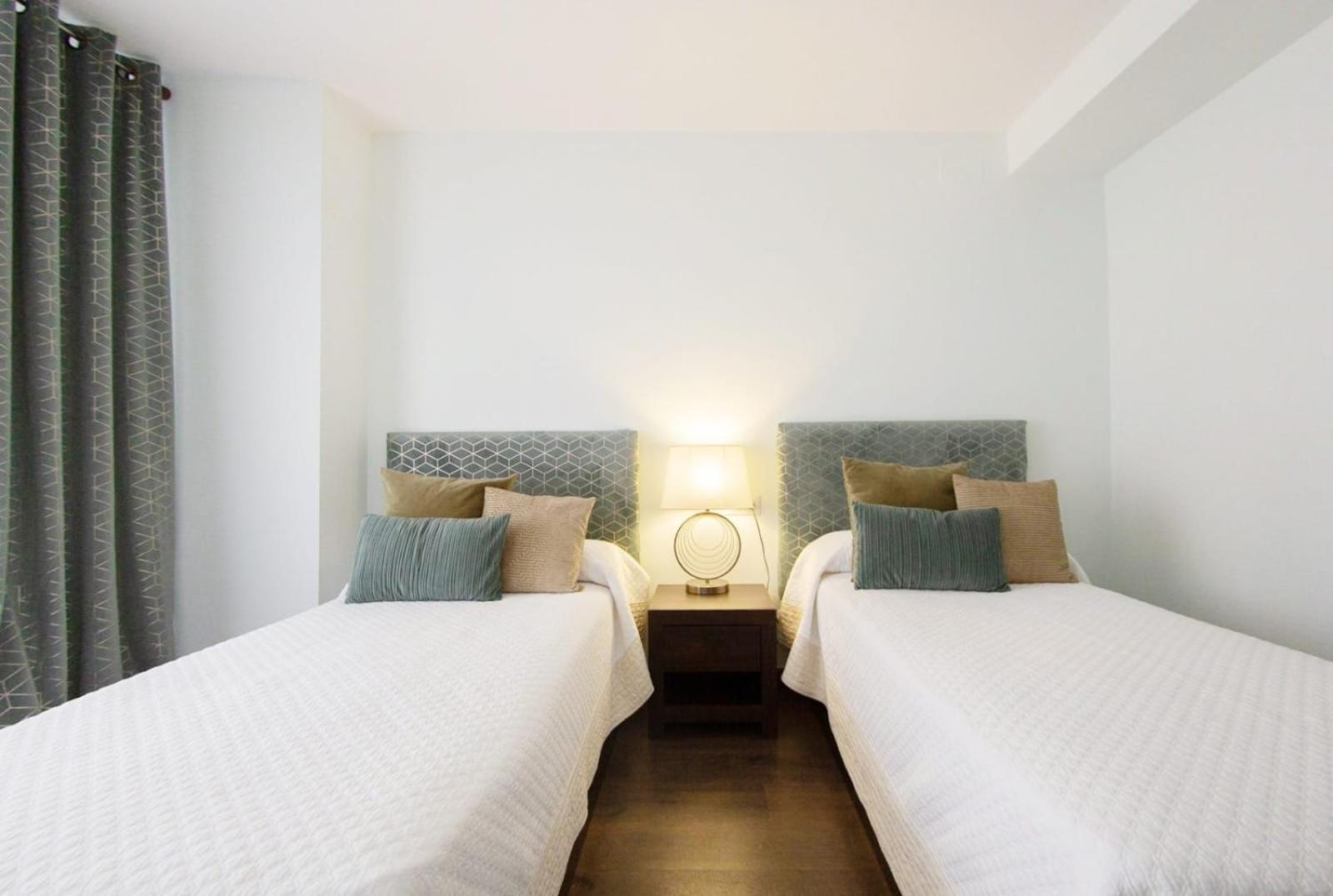 Luxury New Apartment City Centre & Beach, Alicante Bagian luar foto